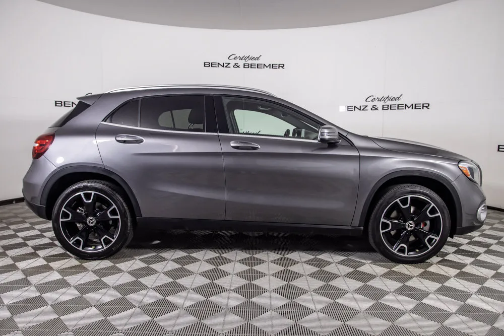 Mercedes-Benz GLA photo 3