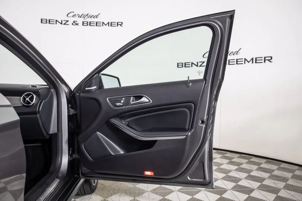 Mercedes-Benz GLA photo 19