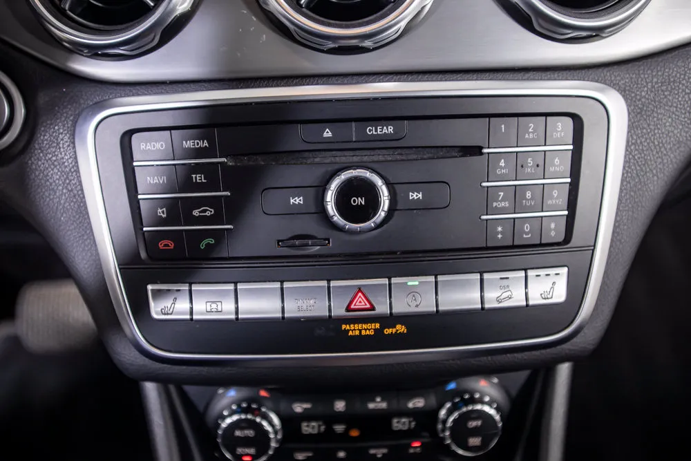 Mercedes-Benz GLA photo 29