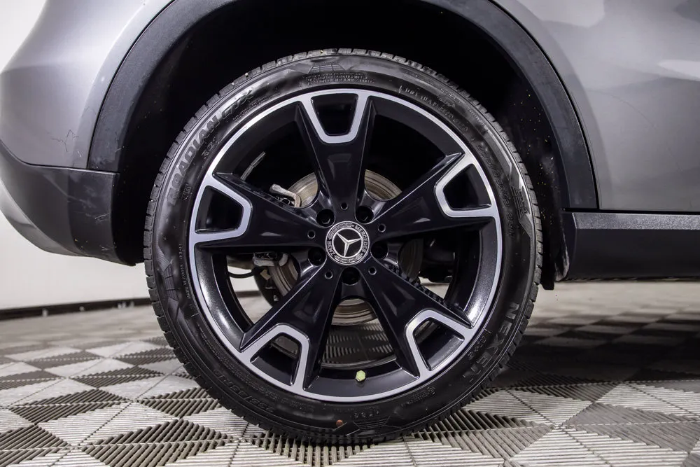 Mercedes-Benz GLA photo 39
