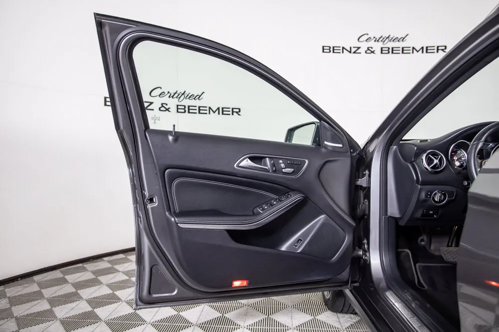 Mercedes-Benz GLA photo 17