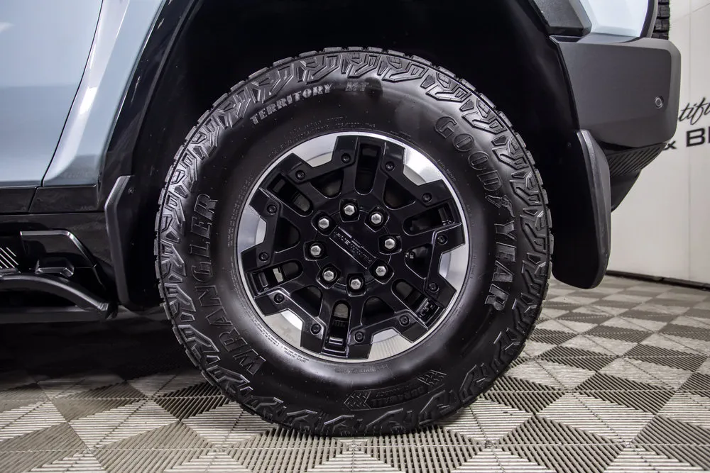 GMC Hummer EV SUV photo 42