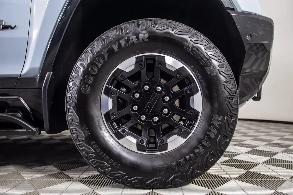 GMC Hummer EV SUV photo 40