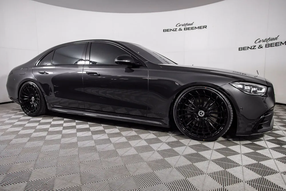 Mercedes-Benz S-Class photo 2