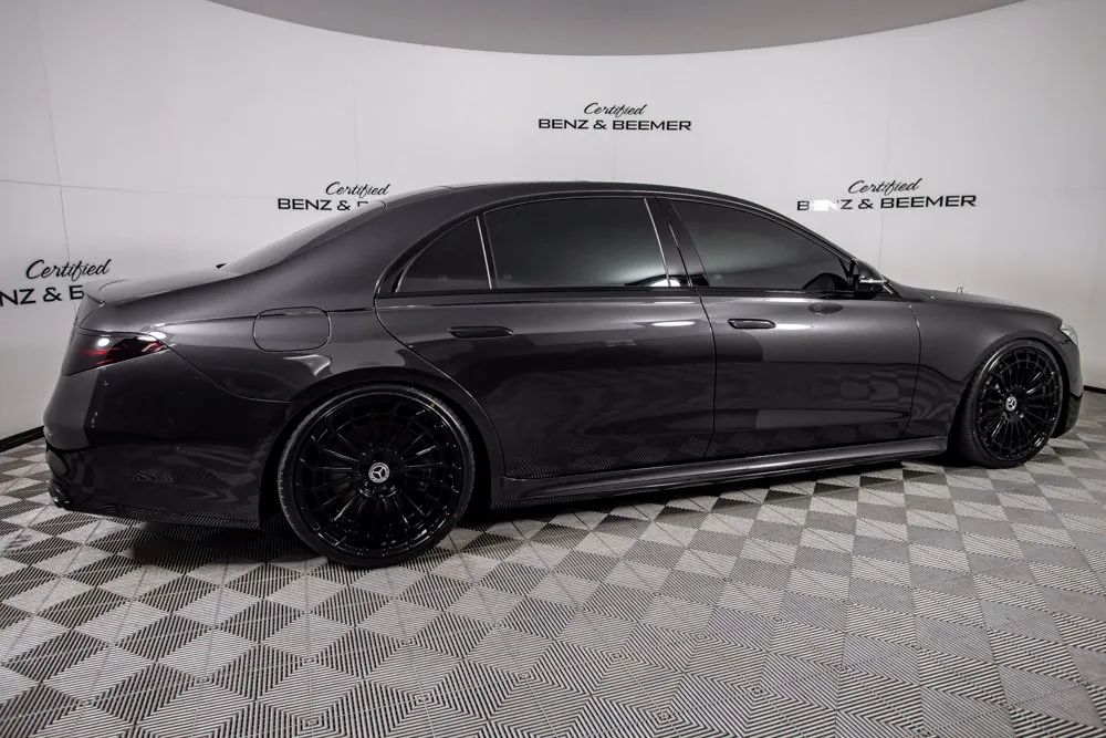 Mercedes-Benz S-Class photo 3