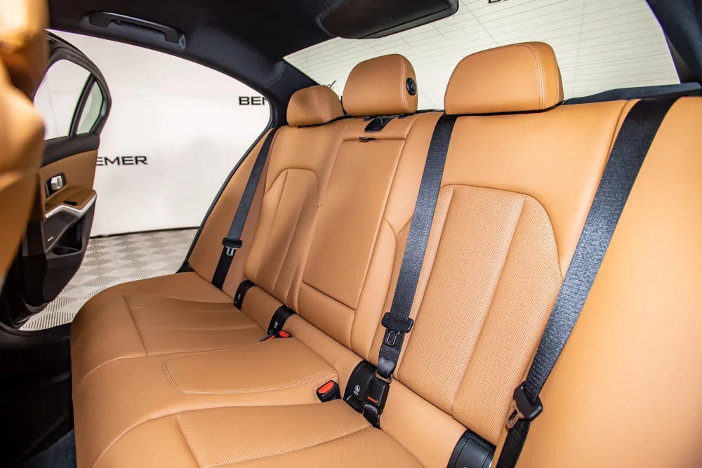 BMW 3 Series photo 14