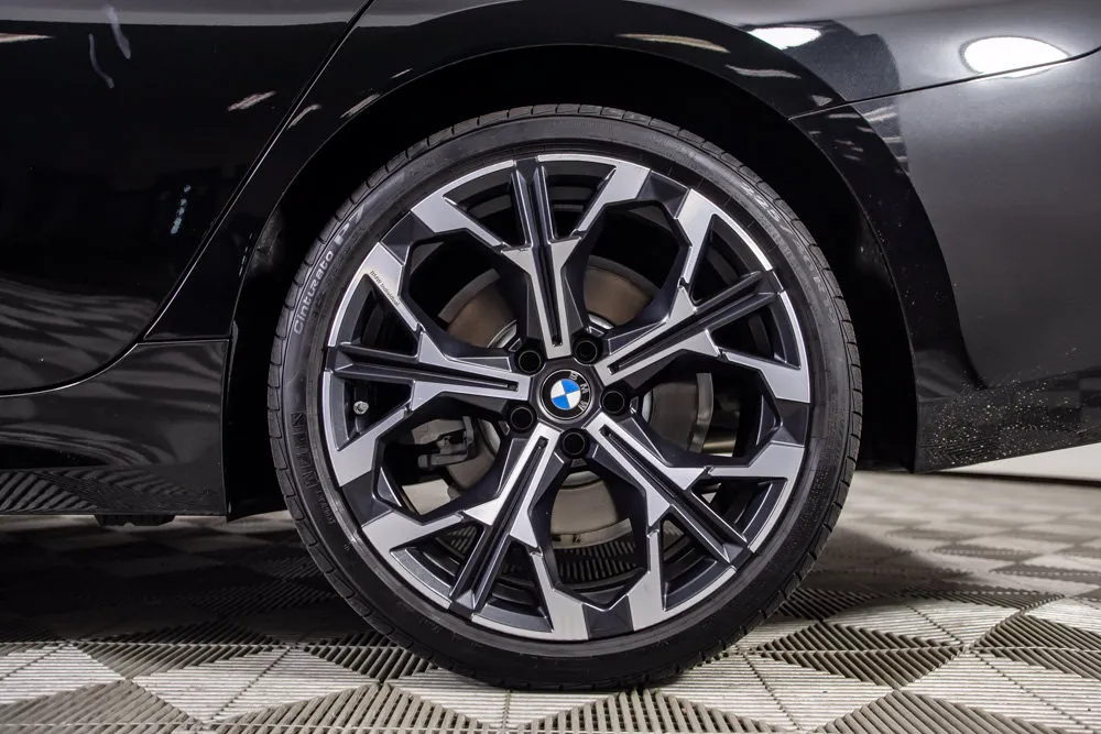 BMW 3 Series photo 42
