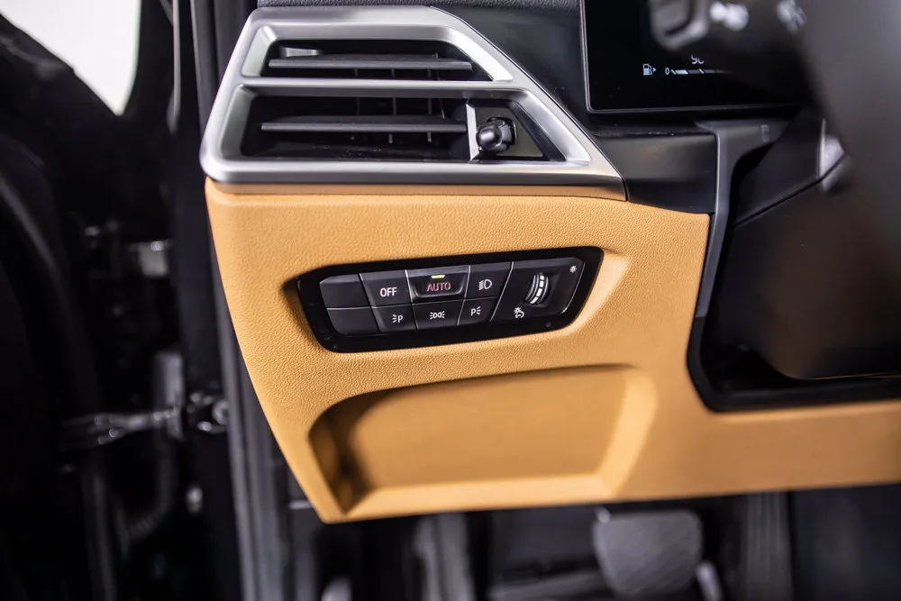 BMW 3 Series photo 34