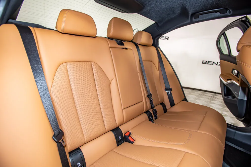 BMW 3 Series photo 15
