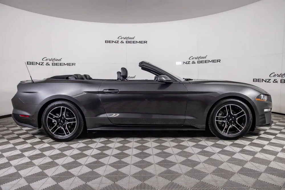 Ford Mustang photo 13