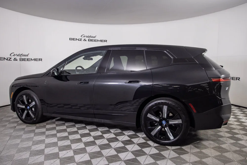 BMW iX photo 11