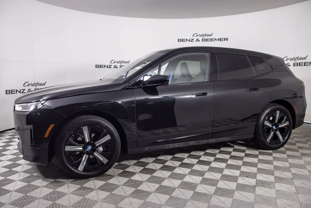 BMW iX photo 9