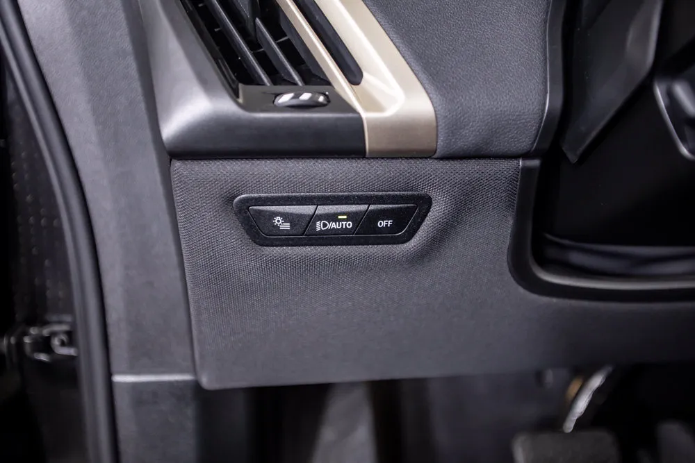 BMW iX photo 38