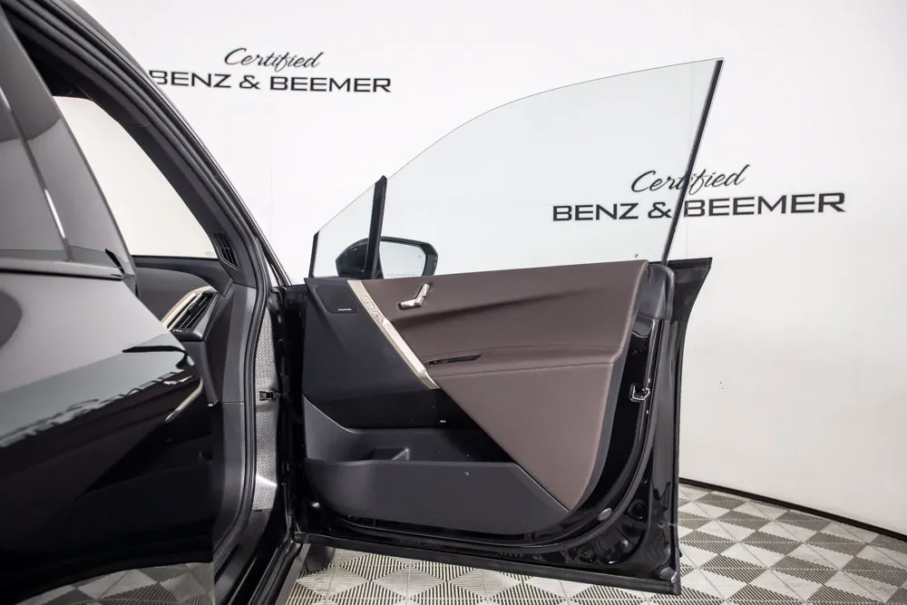 BMW iX photo 19