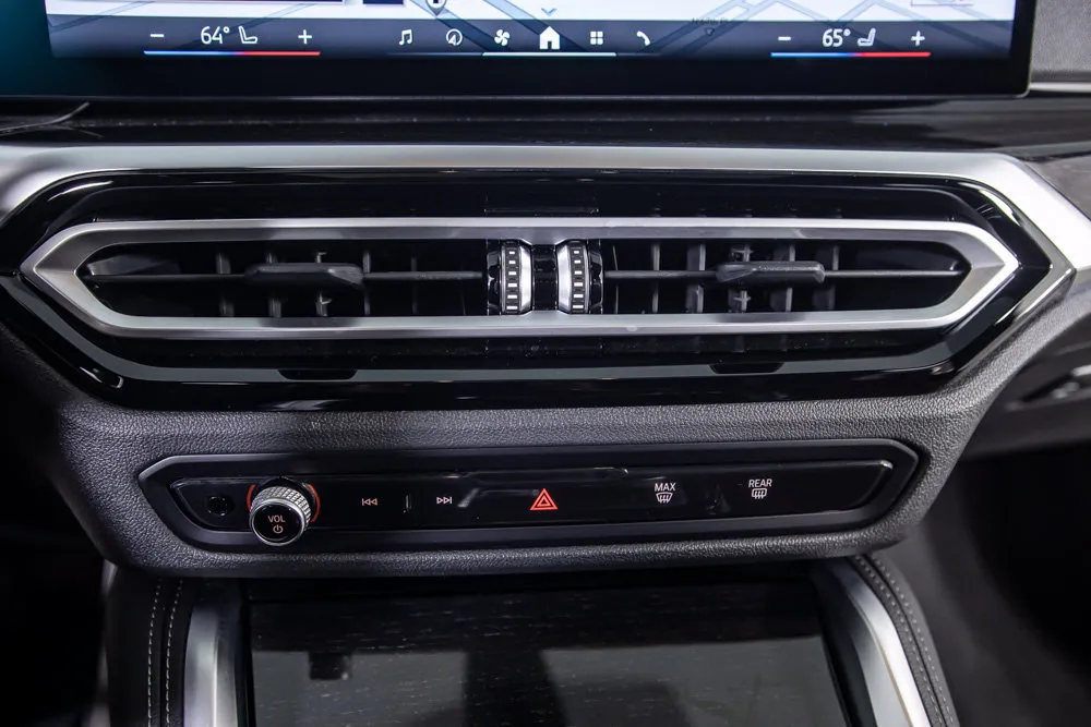 BMW i4 photo 29