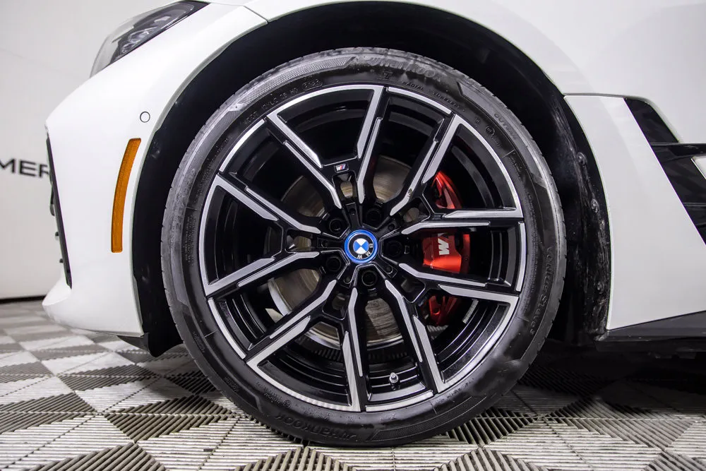 BMW i4 photo 39