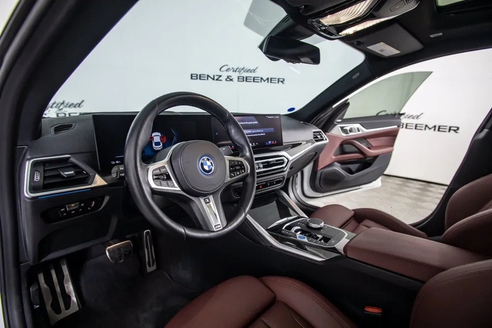 BMW i4 photo 21