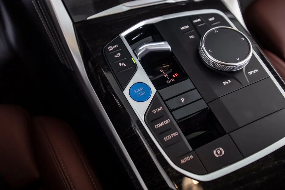 BMW i4 photo 32