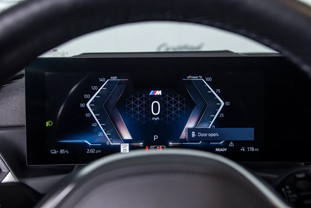 BMW i4 photo 23