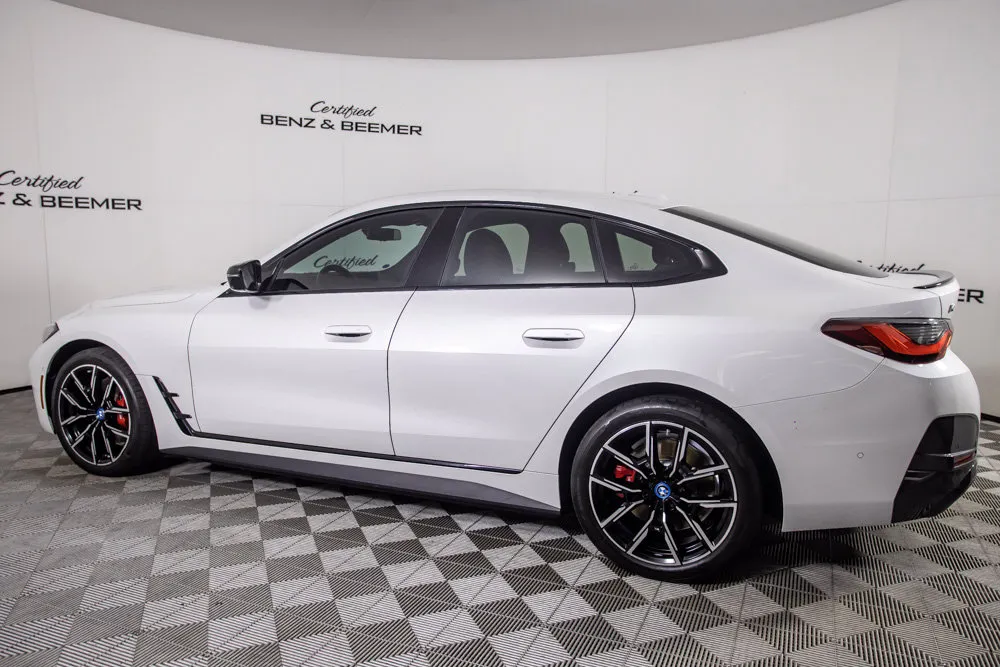 BMW i4 photo 11