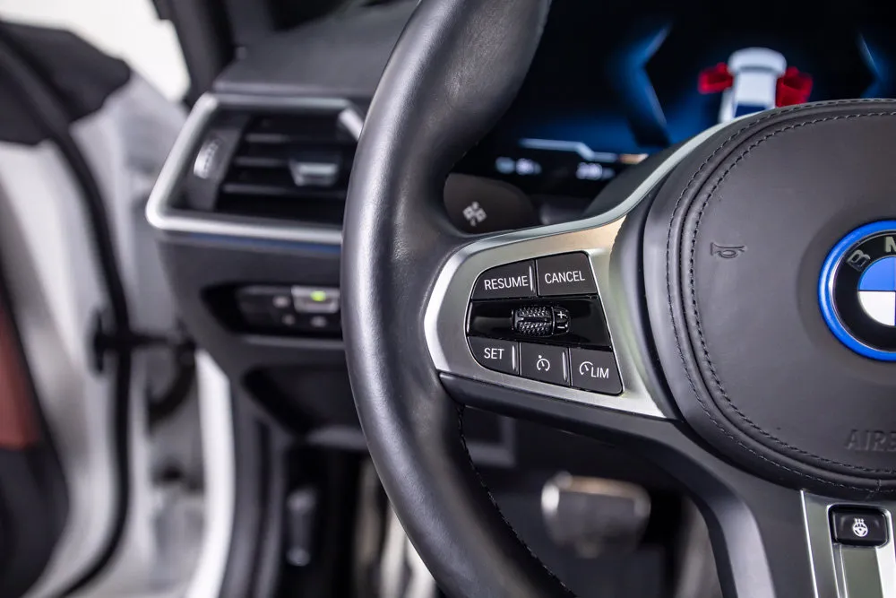 BMW i4 photo 37