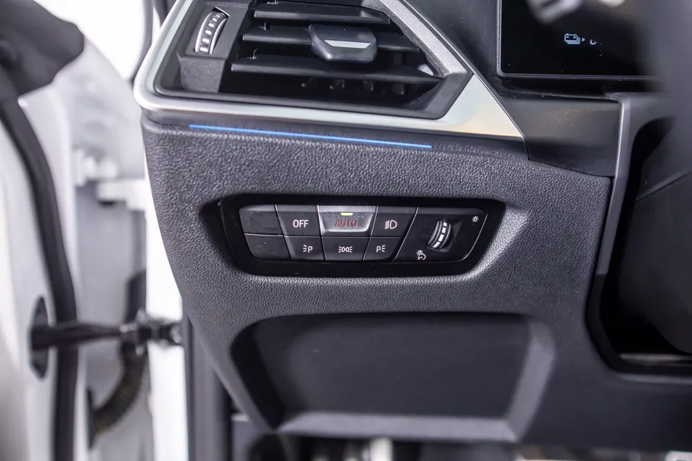 BMW i4 photo 35