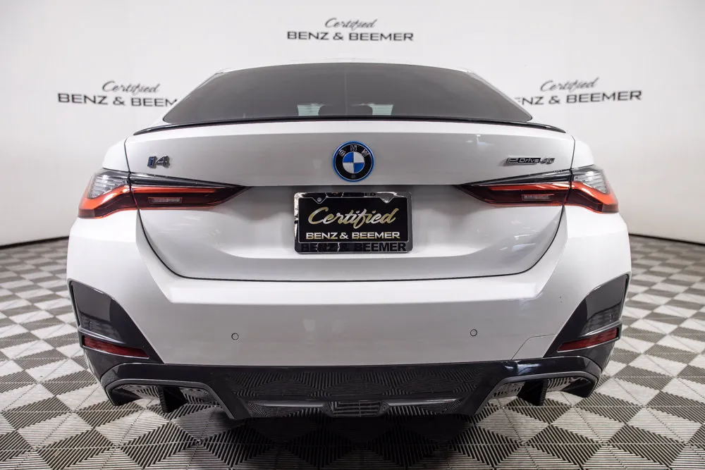 BMW i4 photo 7