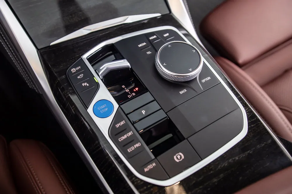 BMW i4 photo 33