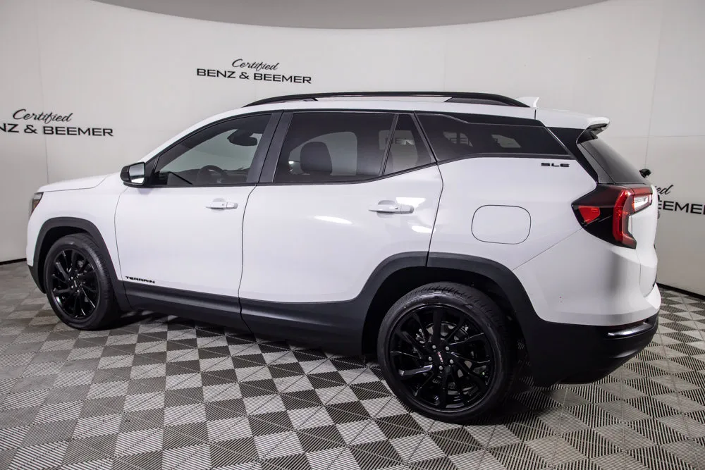 GMC Terrain photo 11
