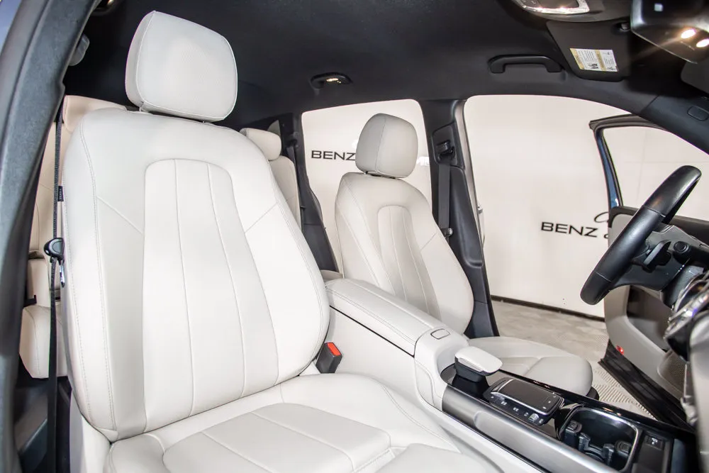 Mercedes-Benz GLB photo 15
