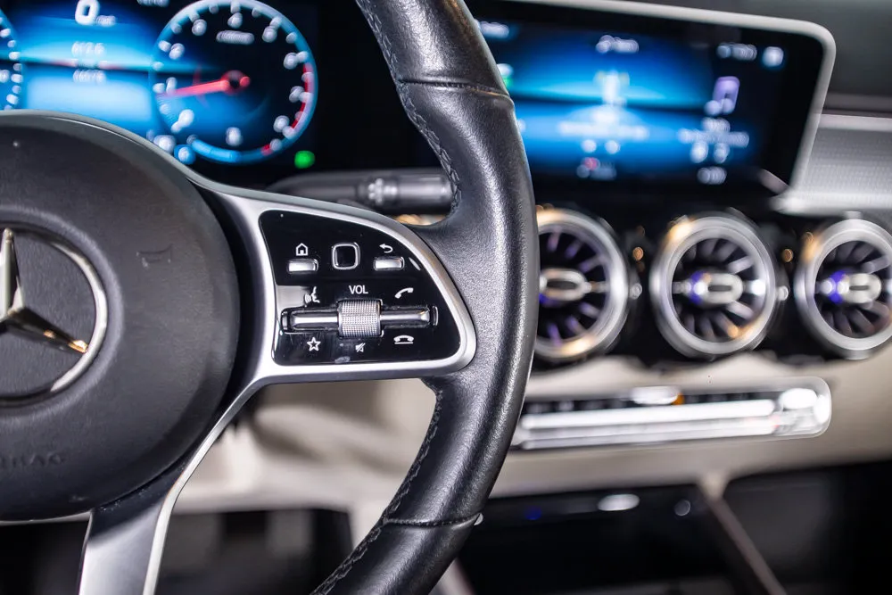 Mercedes-Benz GLB photo 27