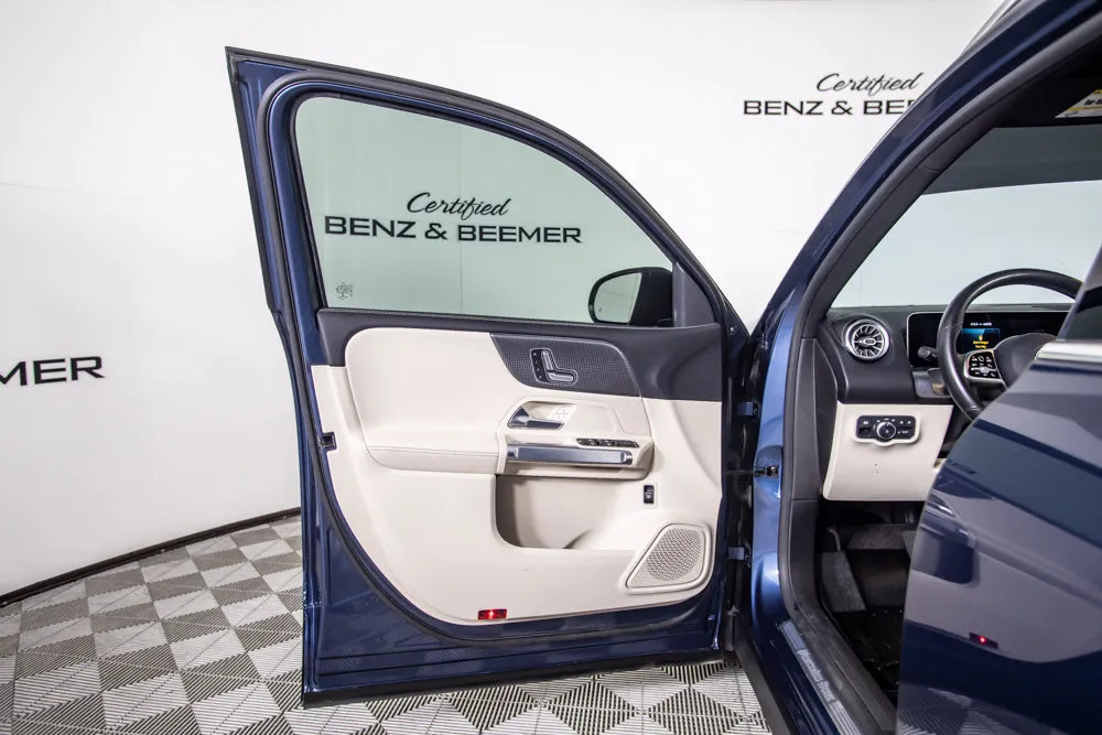 Mercedes-Benz GLB photo 17