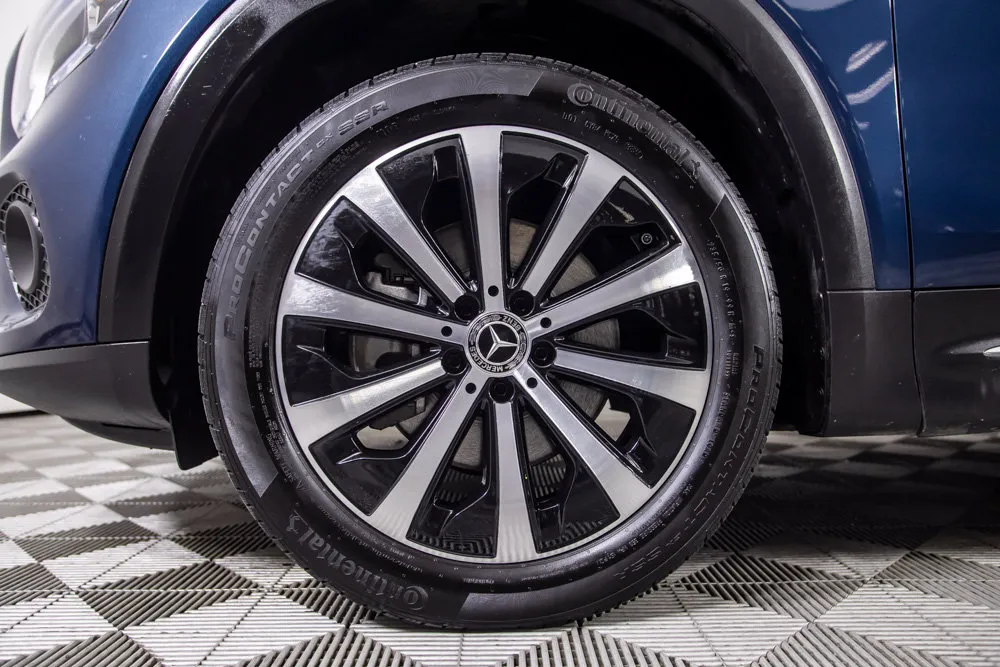 Mercedes-Benz GLB photo 35