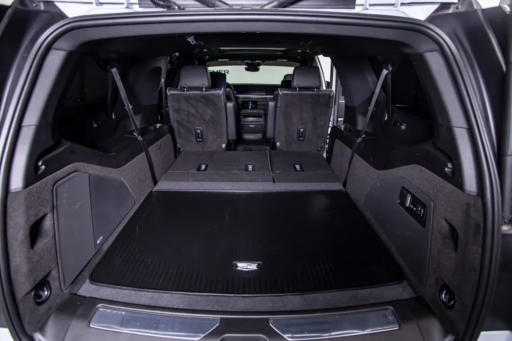 Cadillac Escalade ESV photo 9