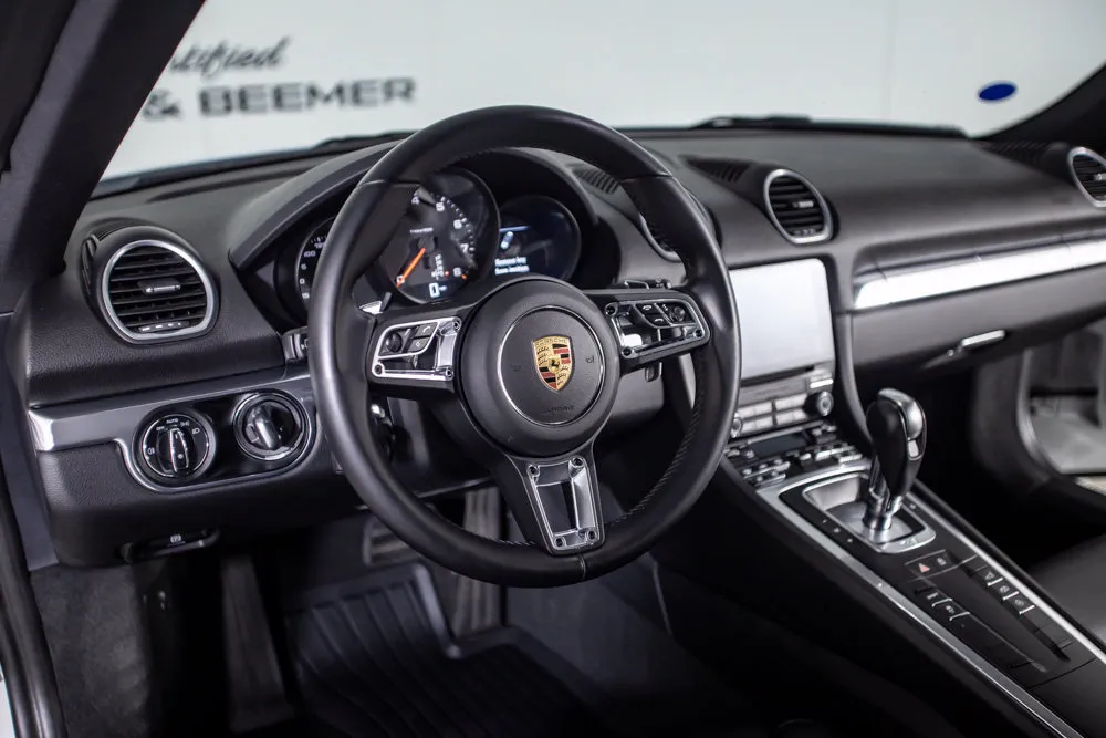 Porsche 718 Cayman photo 19