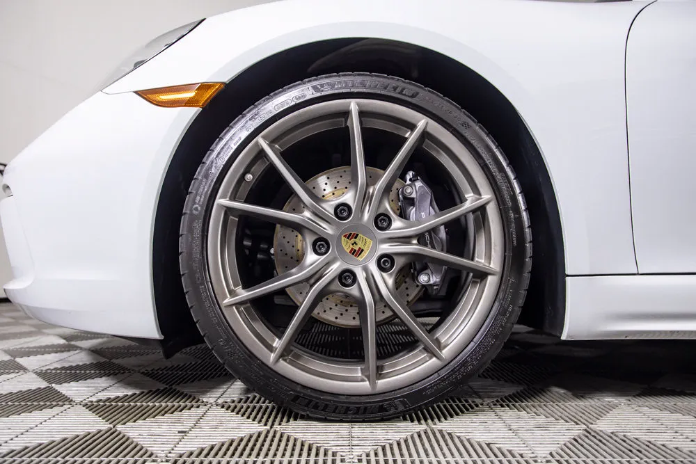 Porsche 718 Cayman photo 33