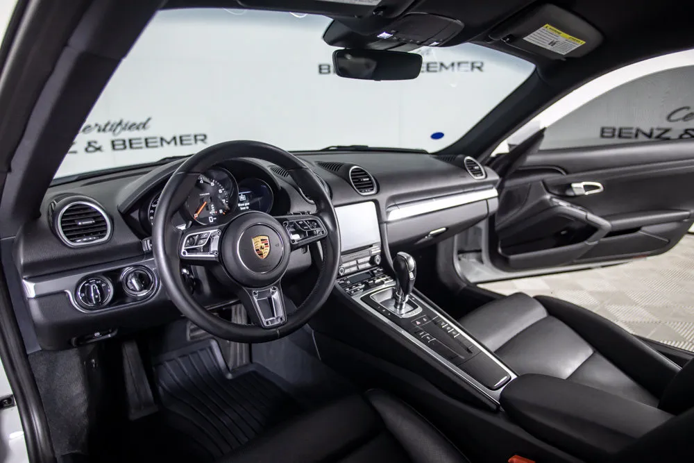 Porsche 718 Cayman photo 17
