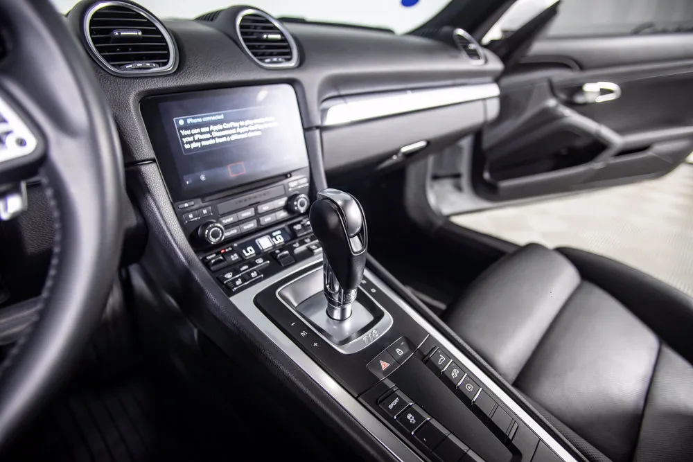Porsche 718 Cayman photo 26