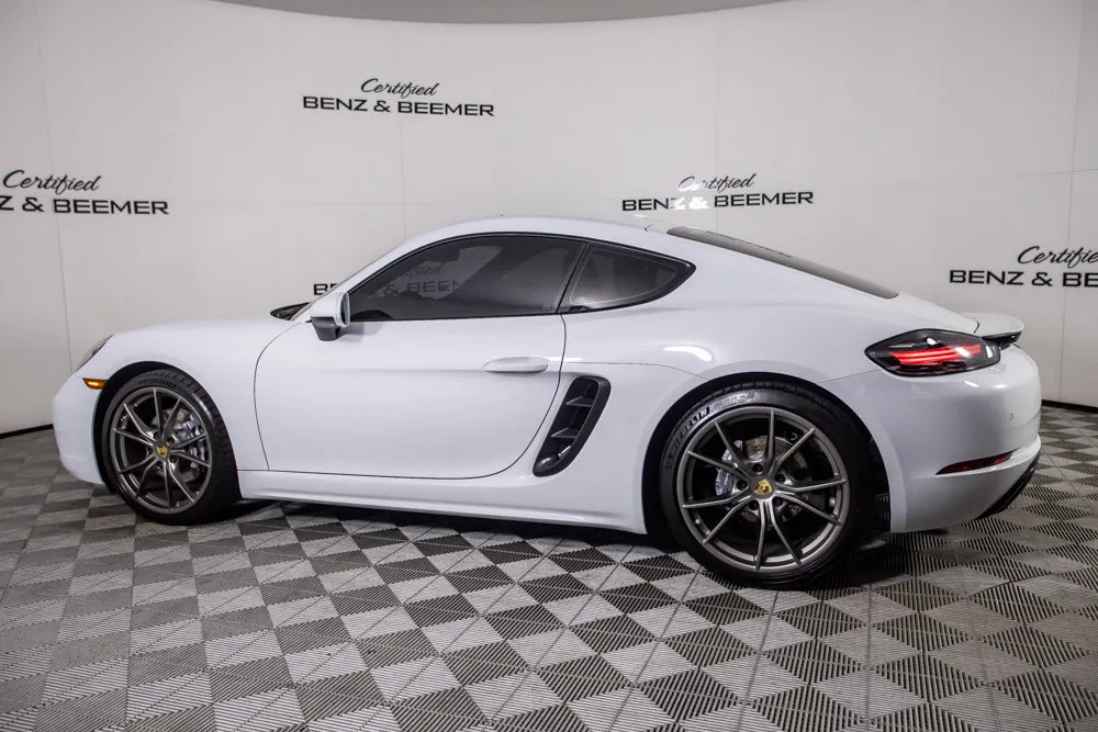 Porsche 718 Cayman photo 11