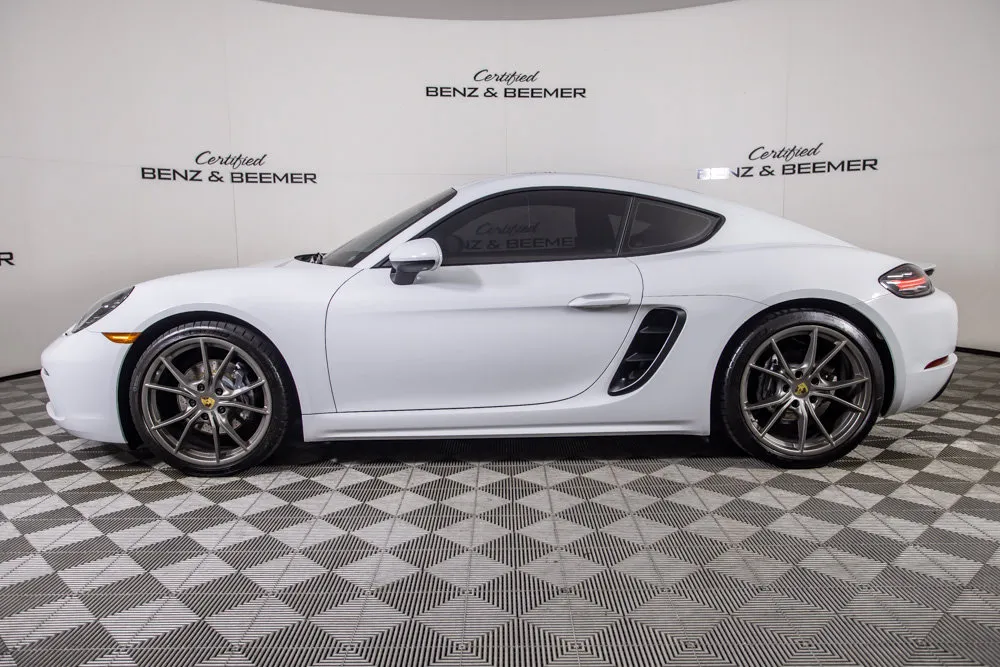 Porsche 718 Cayman photo 10