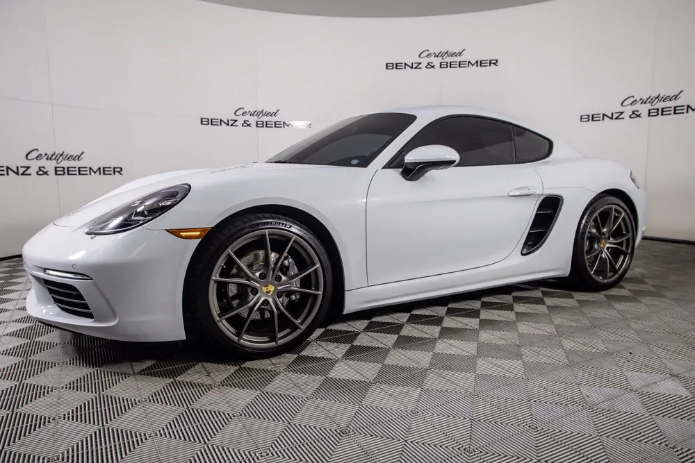 Porsche 718 Cayman photo 9