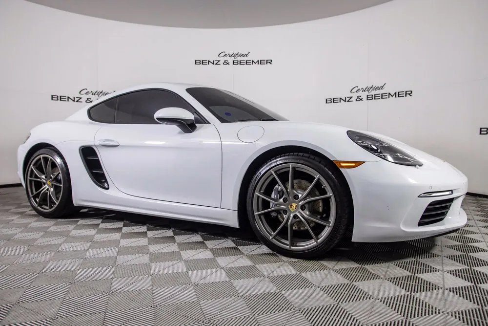 Porsche 718 Cayman photo 2