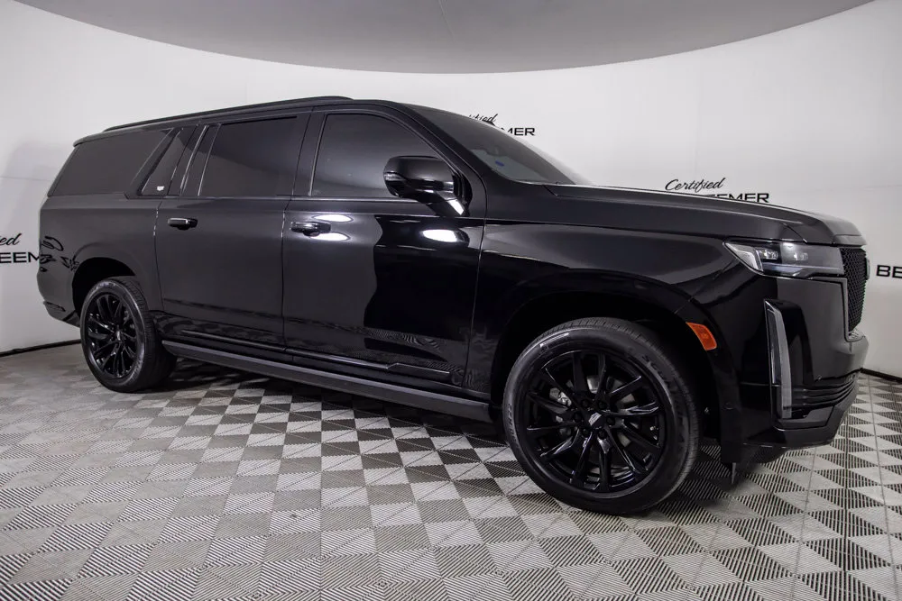 Cadillac Escalade ESV photo 2