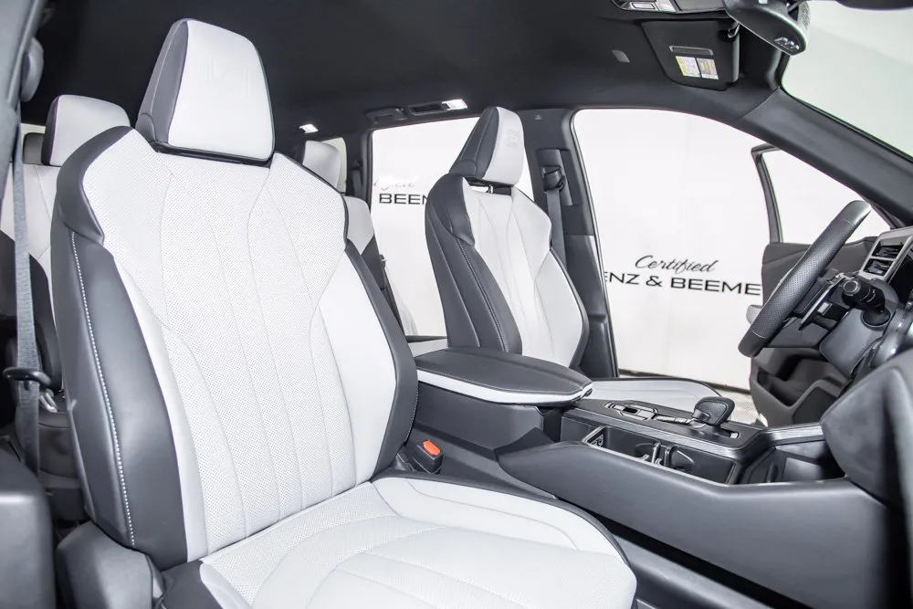 Lexus TX photo 20