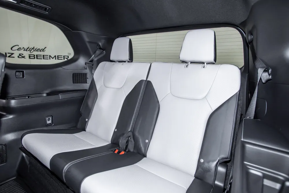 Lexus TX photo 16