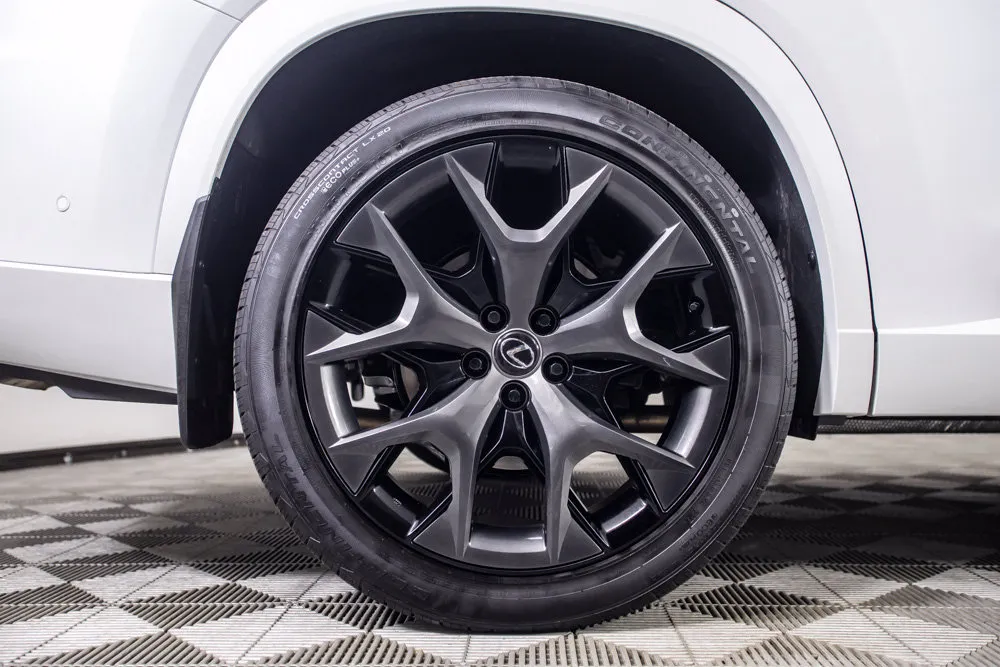 Lexus TX photo 43