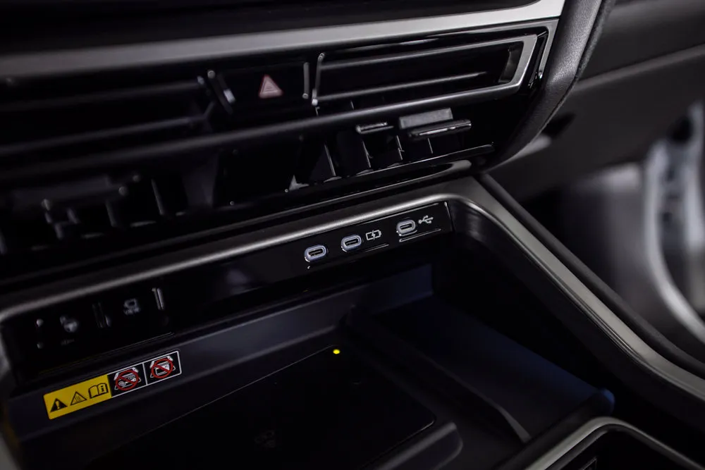 Lexus TX photo 31