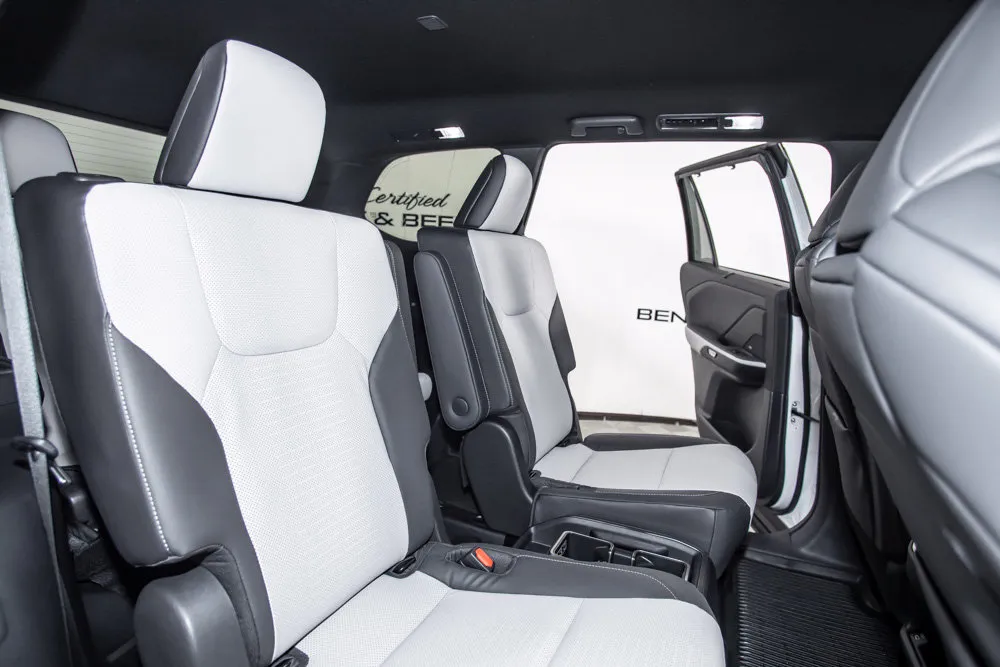 Lexus TX photo 19