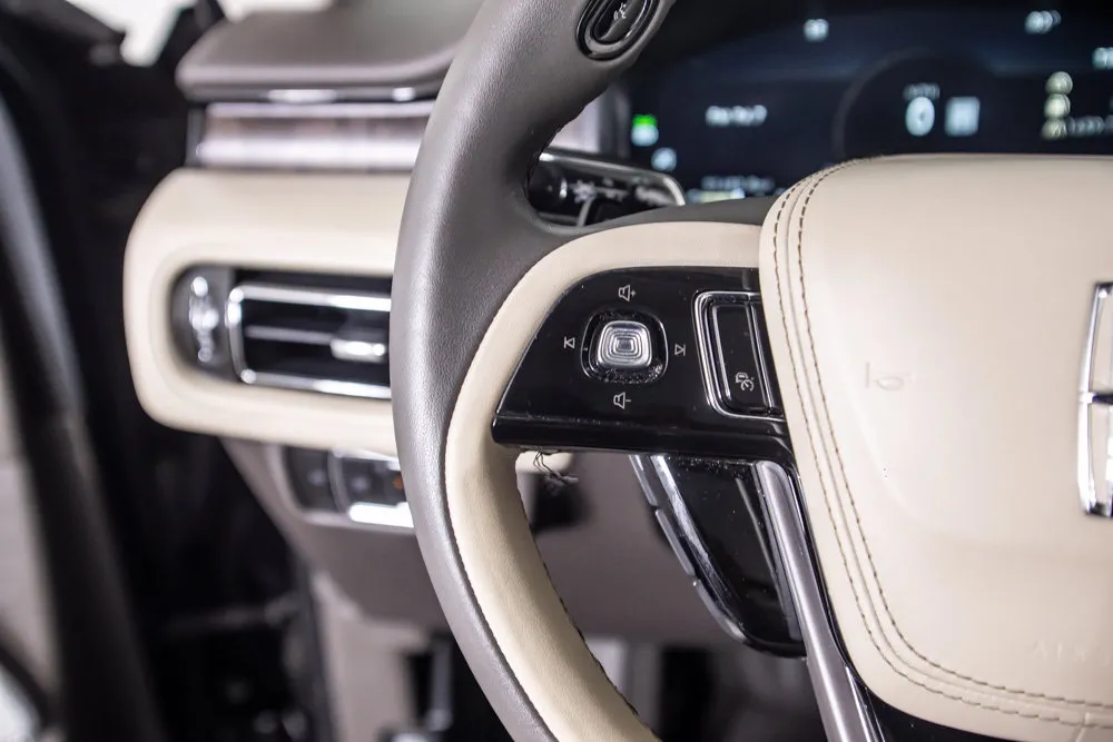 Lincoln Aviator photo 35