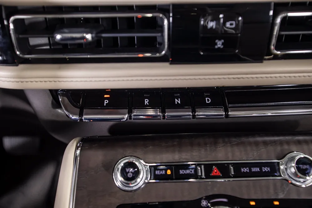 Lincoln Aviator photo 29